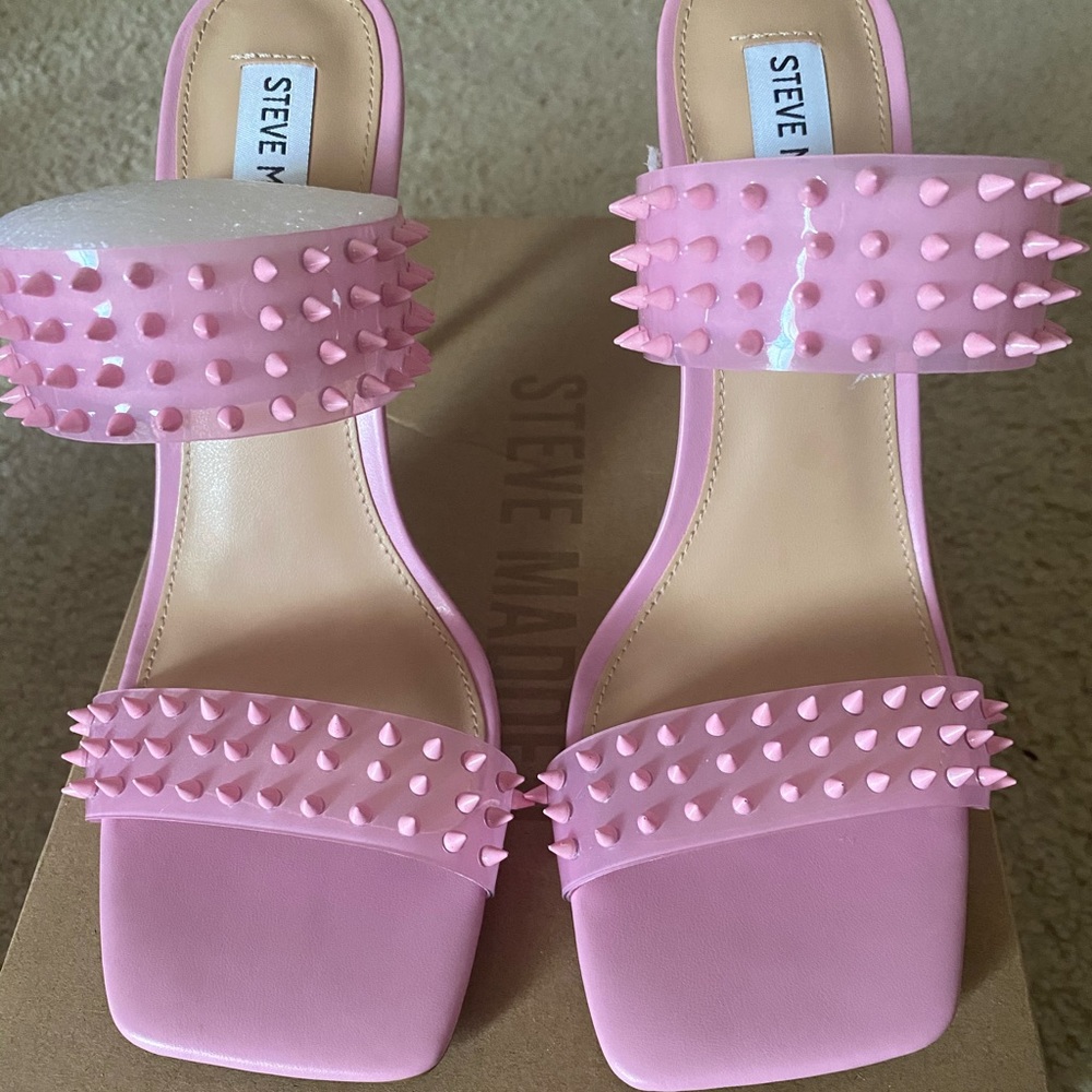 Steve Madden Lunna Pink Size 8. Never worn. New with box